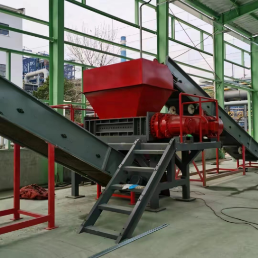Power spikes and dust production — high RPM cutting generates excess heat, vibration and energy loss in biomass shredding